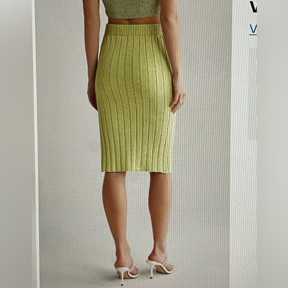 Soft lime sweater knee length skirt - Picture 7 of 8